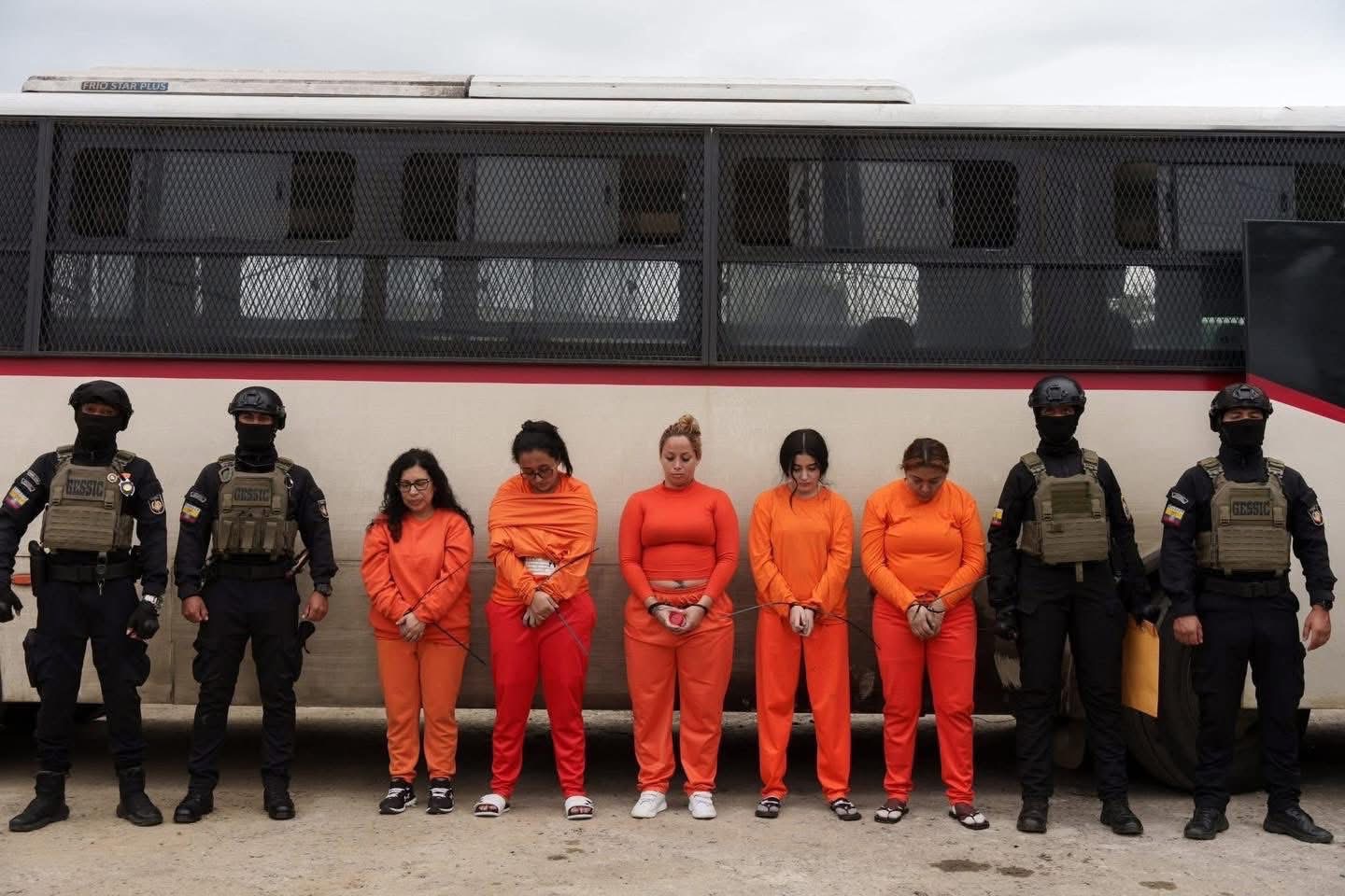 #URGENTE || ¡HERMOSAS, PERO PELIGROSAS! ¡Las mujeres más temidas de Ecuador pasan a la cárcel de máxima seguridad El Rodeo!